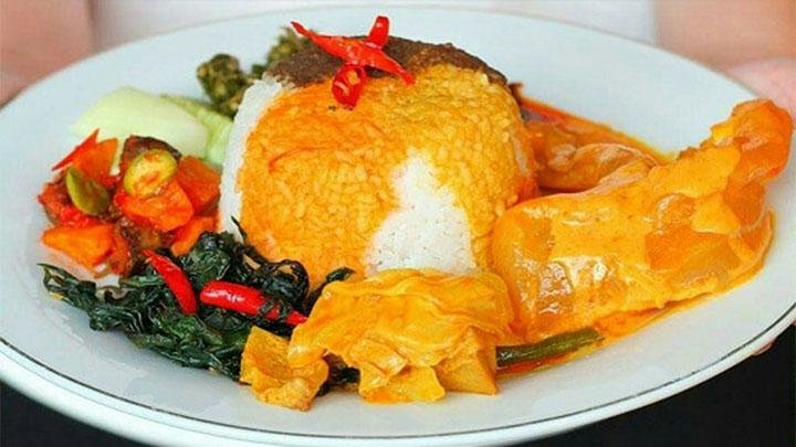 Nasi Gulai Tunjang Sapi